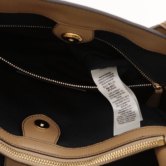 Burberry Banner Medium Tote Shoulder Bag Dark Sand Leather New - Picture 7 of 8